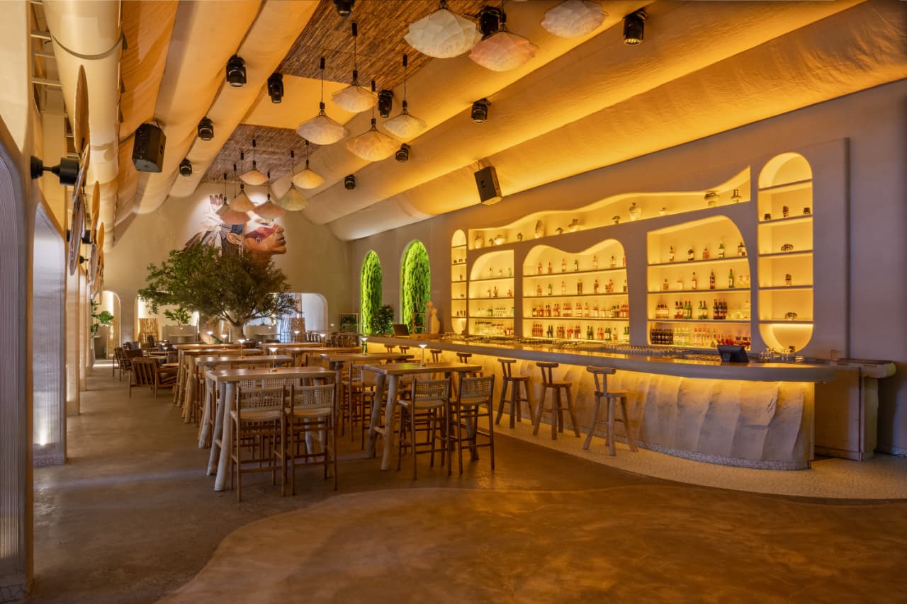 MILLENIALS RESTOBAR